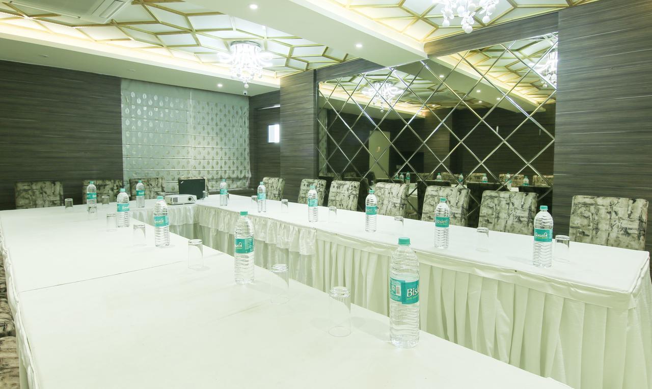 Treebo Trend Hoops Hotel Calcutta Buitenkant foto